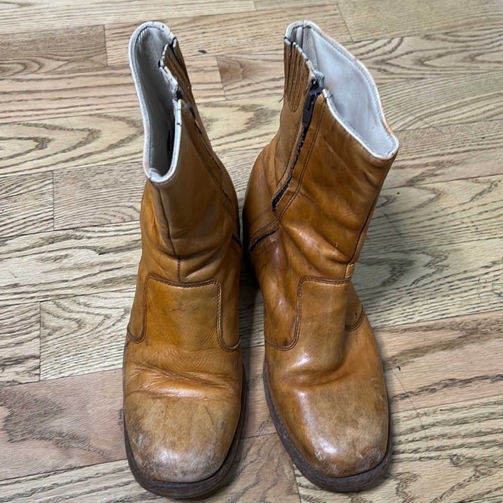 FRYE LEATHER CAMPUS SIZE ZIPPER BOOTS SIZE 10D RARE